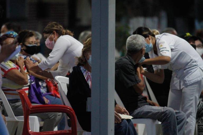 Se alarga esta noche la vacunación contra el Covid-19 en Mazatlán