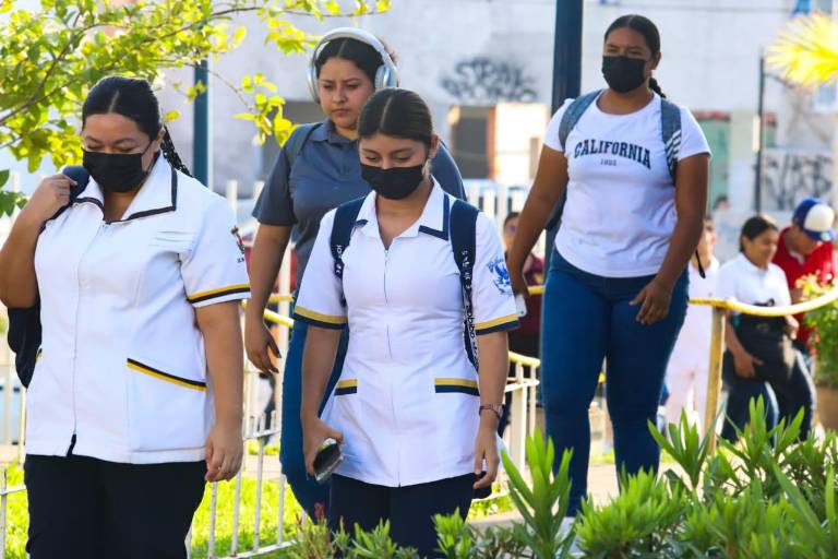 Aunque hay repunte de Covid-19, uso de cubrebocas no es obligatorio: Alcalde de Mazatlán