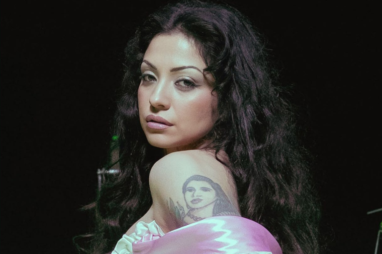 Regresa Mon Laferte con nuevo disco titulado ‘Autopoiética’