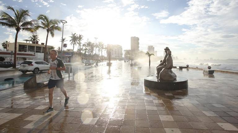 El último pronóstico de la Tormenta Tropical Madeline indica que comenzará a disiparse al final de este martes.
