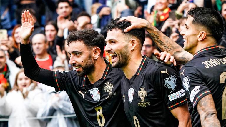 Bruno Fernandes (8) y Gonçalo Ramos (9) anotaron cuatro de los nueve goles de Portugal, que ya selló su boleto para el Mundial 2026.