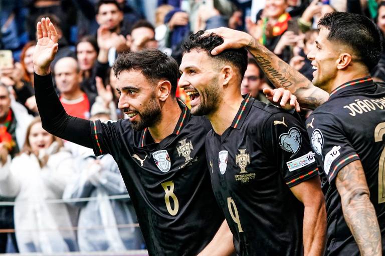 Portugal despeja dudas y sella su pase al Mundial con un festín de goles