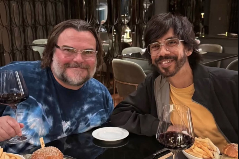 Disfrutan Jack Black y Héctor Jimenez de grato reencuentro, a 20 años de ‘Nacho Libre’