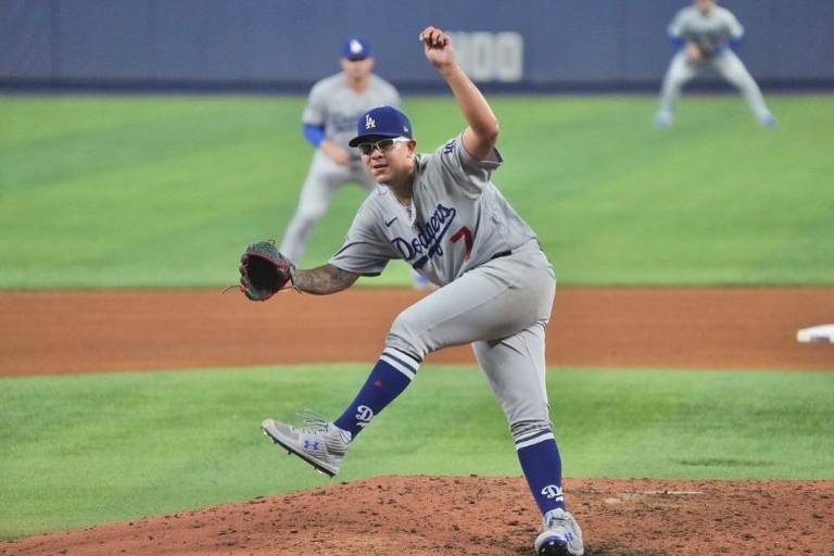 Julio Urías cumple con otra salida de calidad y llega a 16 victorias