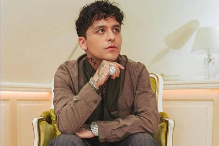 Participa Christian Nodal en la Semana de la Moda en París