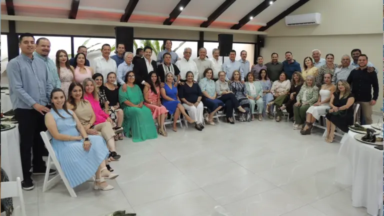 Disfrutan mamás rotarianas de su tradicional Día de las Madres