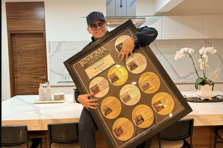 Lamentan artistas del regional mexicano, la muerte del cantante Ernesto Barajas