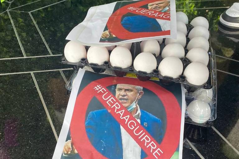 VIDEO: fans bloquean autobús de Rayados en Abu Dabi tras derrota en el Mundial de Clubes