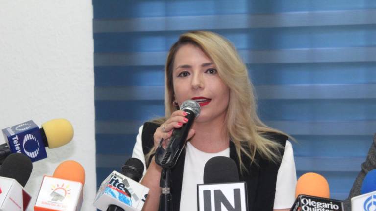 Roxana Rubio Valdez, dirigente del PAN en Sinaloa, exige retirar propaganda a favor de Morena.