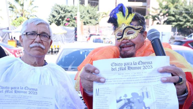 Presentan los Bolcheviques el edicto para la quema del mal humor.