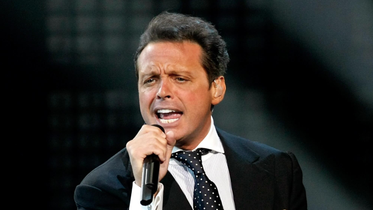 Luis Miguel.