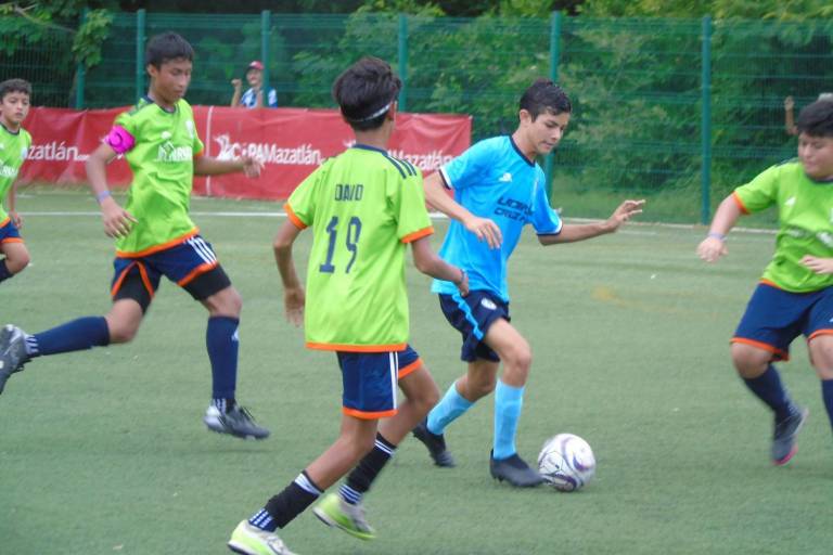 Udifut califica invicto en Copa Mazatlán