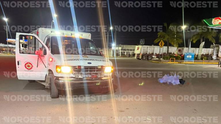 El hombre quedó sin vida sobre el Bulevar Niños Héroes tras ser atacado a balazos la noche de este jueves.
