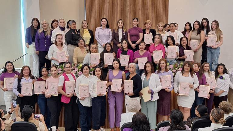 El programa incluyó una charla conmemorativa sobre liderazgo femenino.
