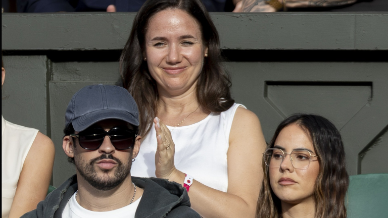 Bad Bunny y Gabriela Berlingeri.