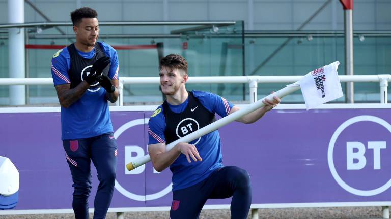 Declan Rice es duda para el juego ante Noruega.