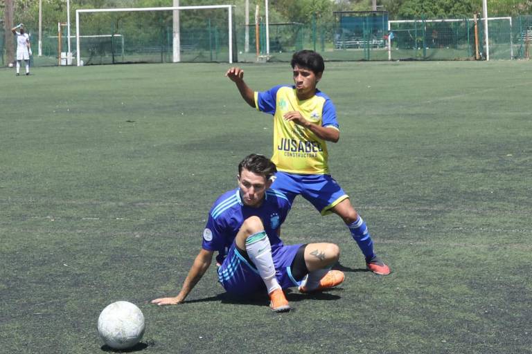 Boys de Villa Unión pega primero en los cuartos de final de la Primera Fuerza