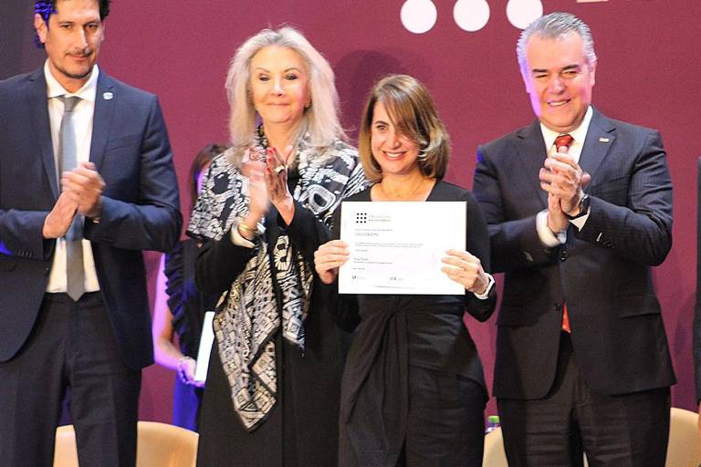 Recibe Fundación Coppel premio ‘Empresa Excepcional’ por apoyo a los microempresarios