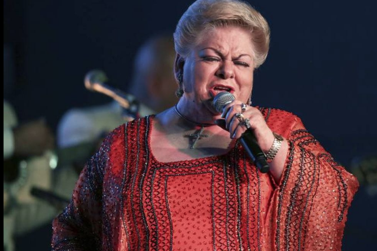 Hospitalizan en Veracruz a la cantante Paquita la del Barrio