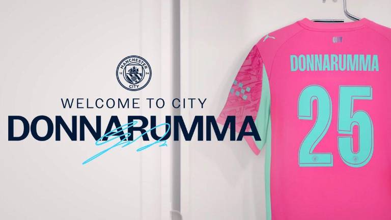 Gianluigi Donnarumma se integra al Manchester City, que ha tenido un inicio lento en la presente temporada de la Premier League.