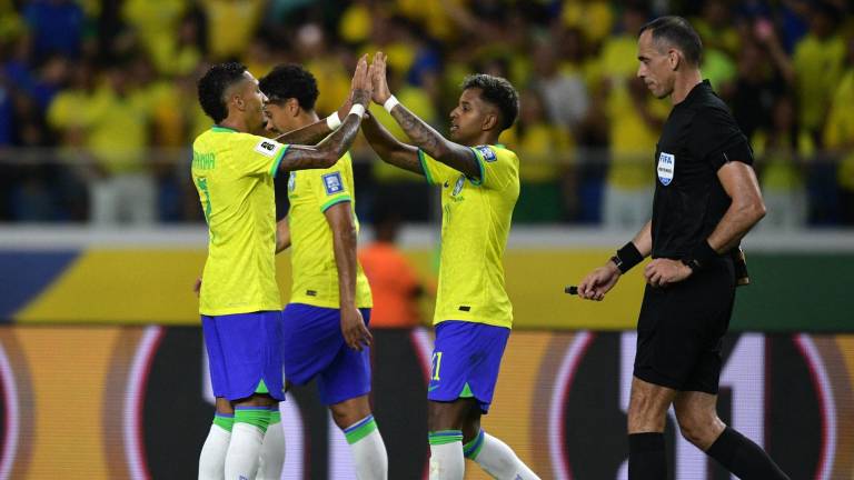 Brasil inicia con el pie derecho la eliminatoria.