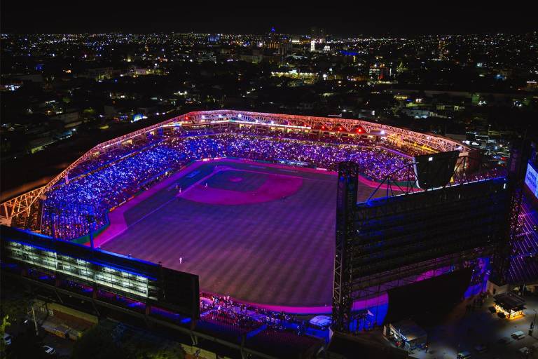 Tomateros de Culiacán celebra 60 años de historia con su membresía Real Guinda
