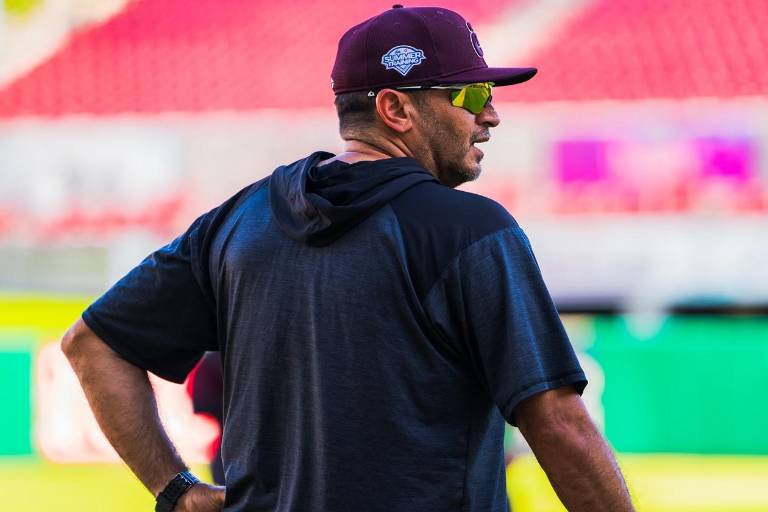 Tomateros cierra su pretemporada con práctica matutina