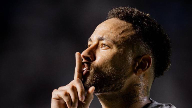 Neymar desata polémica por comentario misógino tras triunfo con Santos
