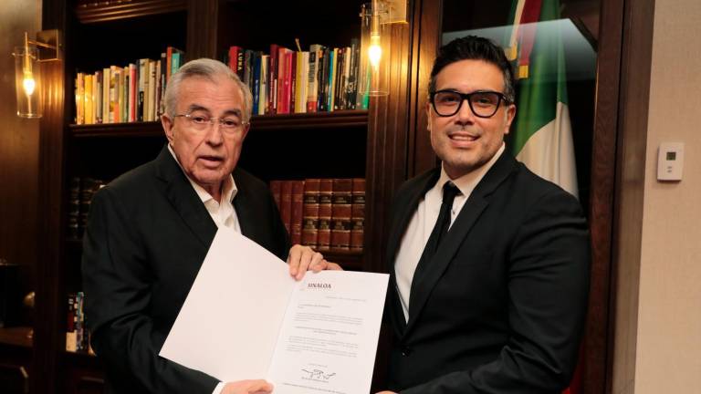 Cuauhtémoc Chacón rindió protesta ante el Gobernador Rubén Rocha Moya como nuevo titular de Coepriss.
