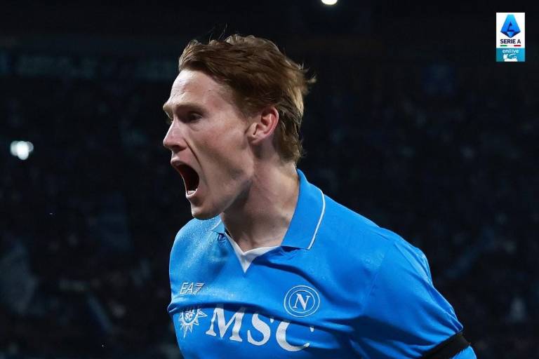 Scott McTominay impulsa al Napoli al liderato de la Serie A con doblete ante Torino