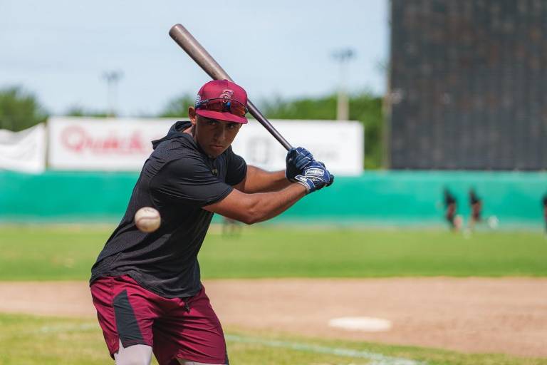 Tomateros de Culiacán inicia la semana con fuerte trabajo en el campo de entrenamiento