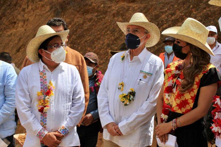 Organización comunitaria de los pueblos indígenas, fundamental para el éxito del Programa de Caminos Pavimentados