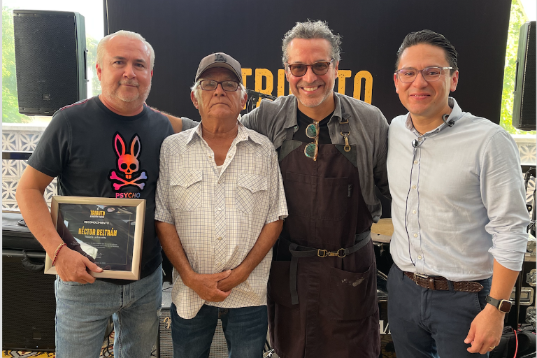Rinde Cayenna tributo al maestro taquero Héctor Beltrán