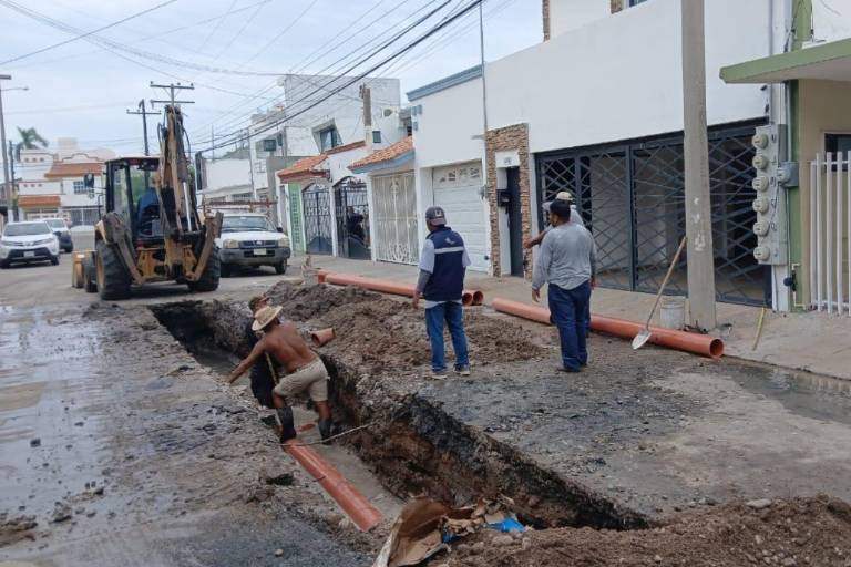 Tras múltiples reportes y quejas, rehabilitan alcantarillado en Sembradores de Amistad, en Mazatlán