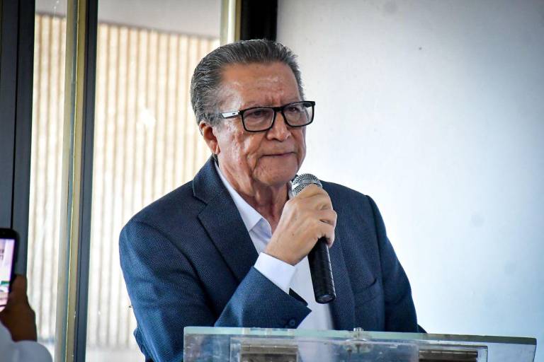 El Secretario de Economía Feliciano Castro Meléndrez sostuvo que los proyectos de inversión minera se mantienen en Sinaloa.