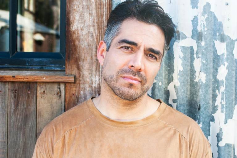Omar Chaparro busca su lugar en la música