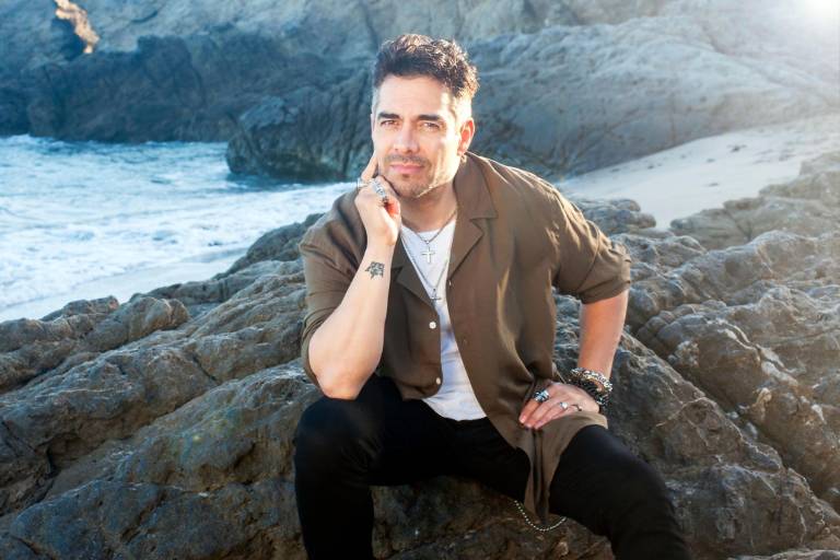 Omar Chaparro busca su lugar en la música