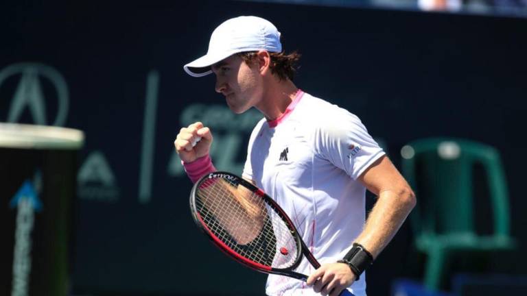 Luis Patiño remonta y está en semifinales del World Tennis Tour Cancún 2022