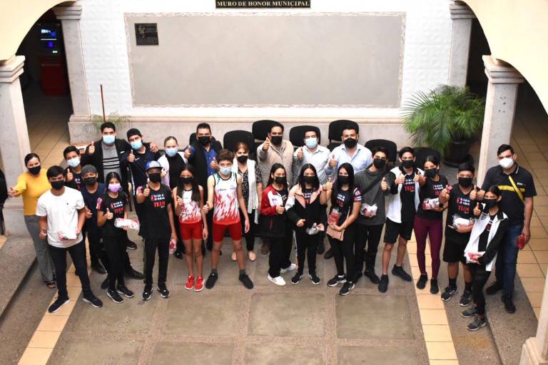 Delegación elotense es abanderada para la etapa zonal de los Juegos Conade