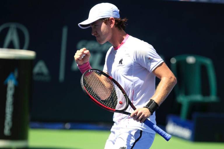 Luis Patiño remonta y está en semifinales del World Tennis Tour Cancún 2022