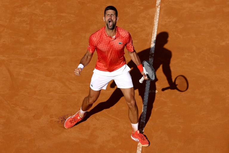 Novak Djokovic resiste a Grigor Dimitrov en Roma