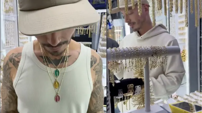 J Balvin acude a La Basílica y compra algunos dijes.