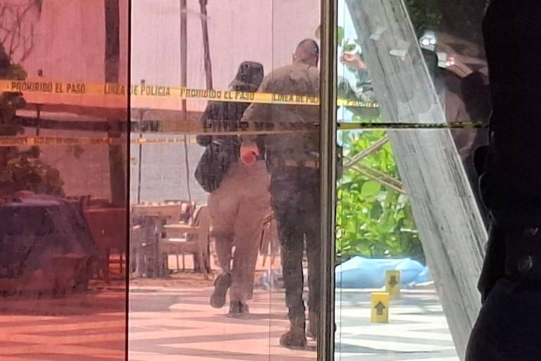 Trabajador muere al caer de andamio en club de playa en Mazatlán