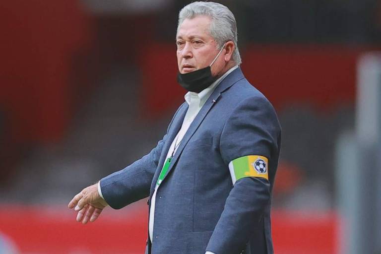 Chivas anuncia renovación de Vucetich como técnico del equipo por un año más