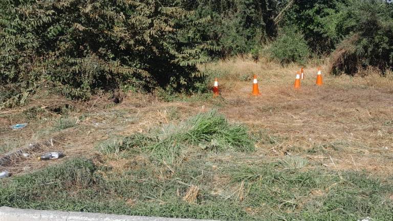Hallan cuerpo en descomposición cerca del Libramiento Mazatlán; permanece sin identificar.