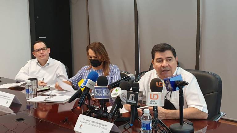 Javier Lizárraga Mercado presenta los avances que se tienen en empleos e inversiones en el estado.