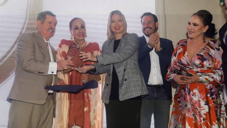Ignacio Osuna y Olvia Vidaurri son reconocidos por su trayectoria altruista al frente de Grupo Panamá.