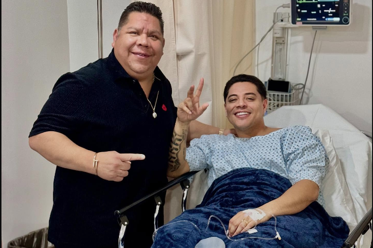 Someten a Eduin Caz, vocalista de Grupo Firme a cirugía