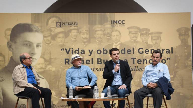 Historiadores y cronistas particioan en la mesa Vida y obra del General Rafael Buelna Tenorio.