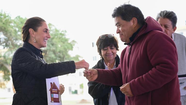 Claudia Sheinbaum anunció que en 2026 se destinará un billón de pesos del presupuesto federal a programas sociales en México.